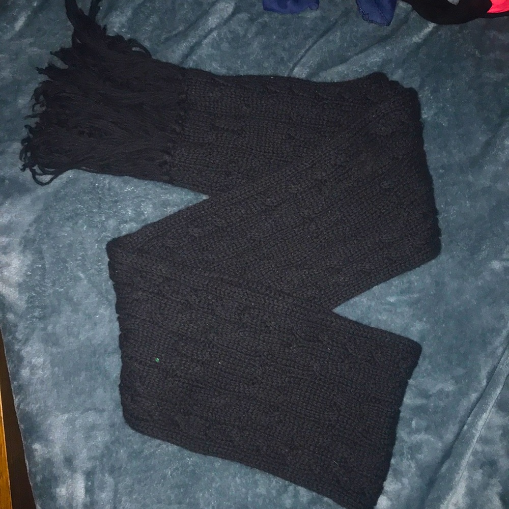 Old Navy 7ft Black Crochet Winter Scarf